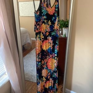 Floral maxi dress ☀️